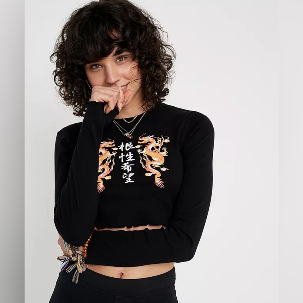 UO Long Sleeve Cropped Top